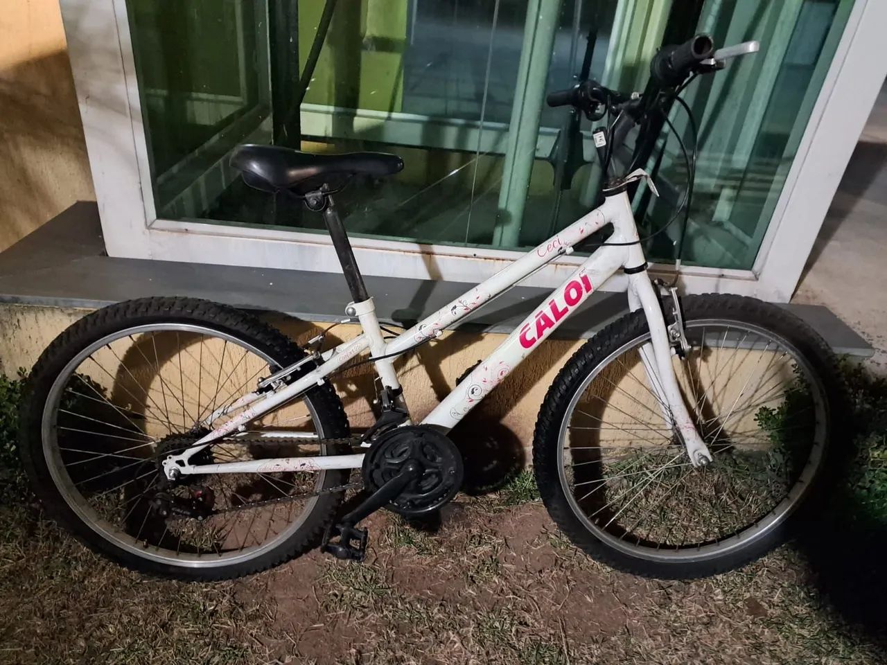Bike Cecí branca aro 24  com marchas