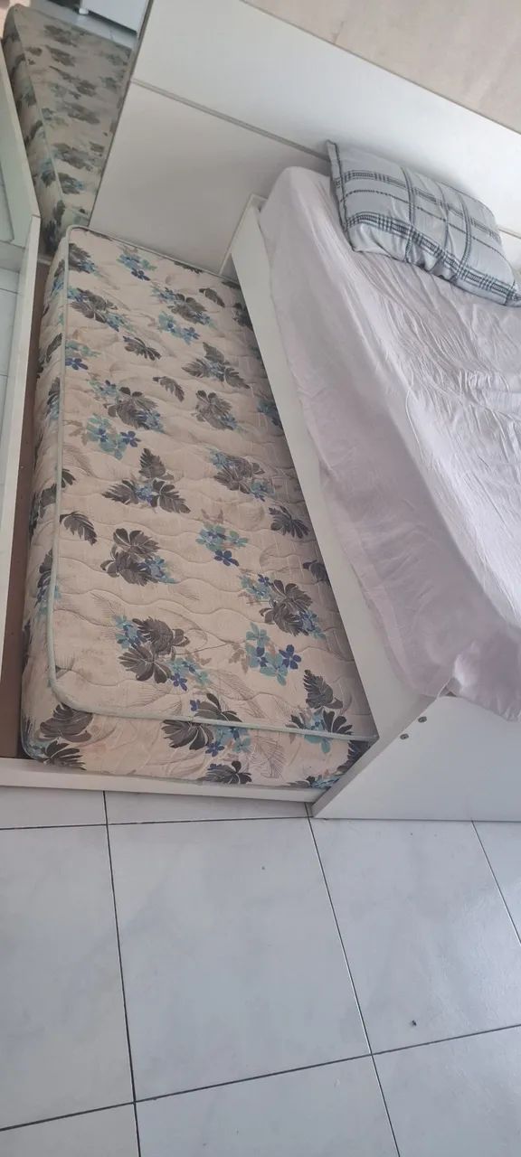 Cama solteirão com cama auxiliar 