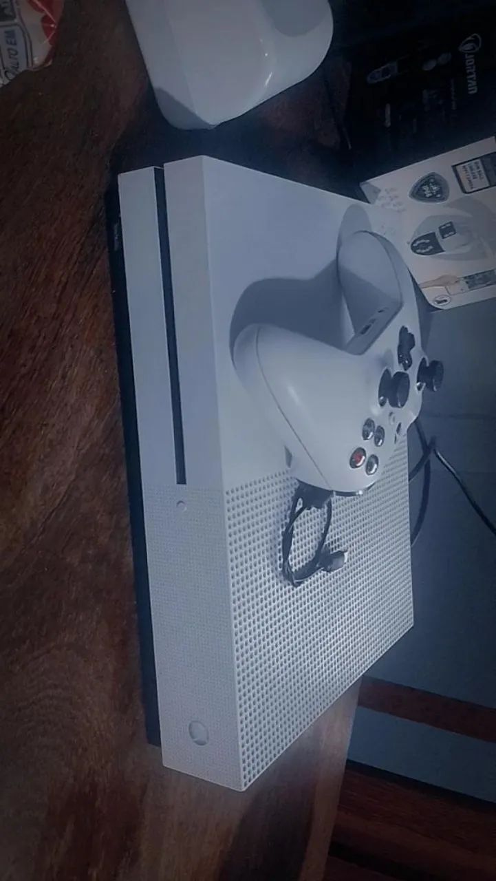 XBOX ONE S 1 TERABYTE - Foto 2
