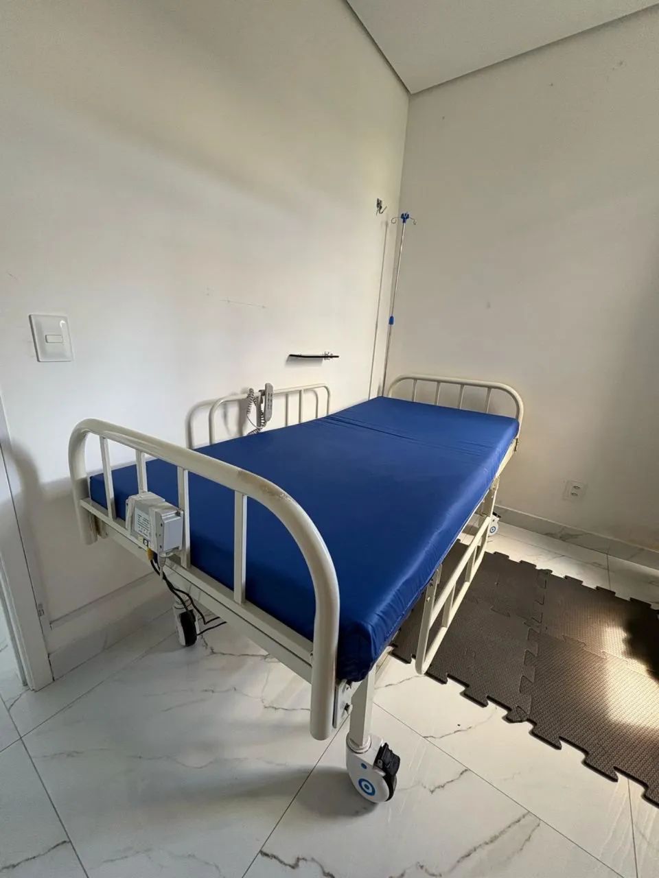 Cama hospitalar elétrica 