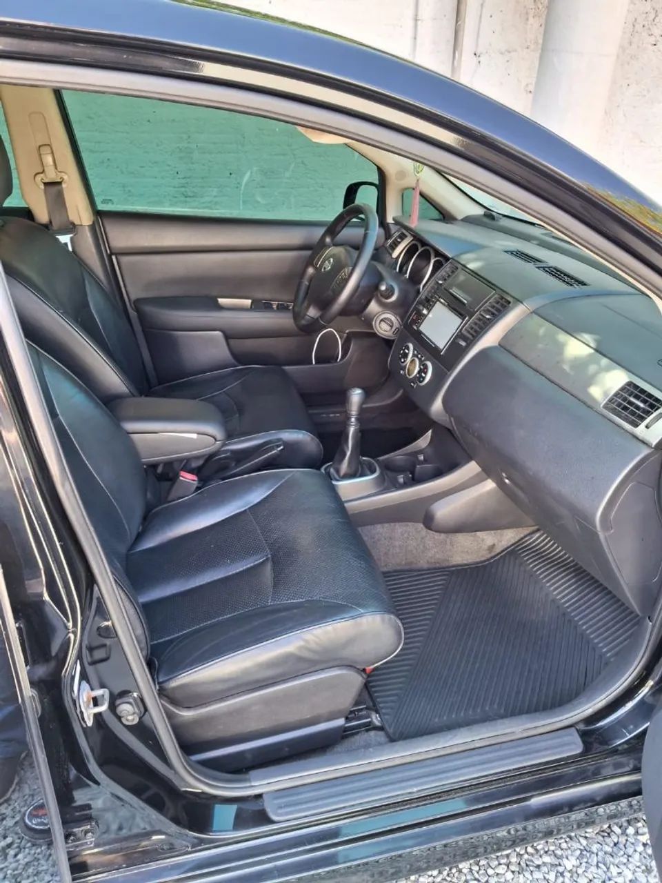 Nissan Tiida 2012