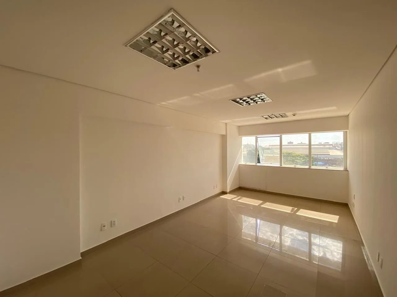 Sala à venda no bairro Brasil em Uberlândia - Foto 2