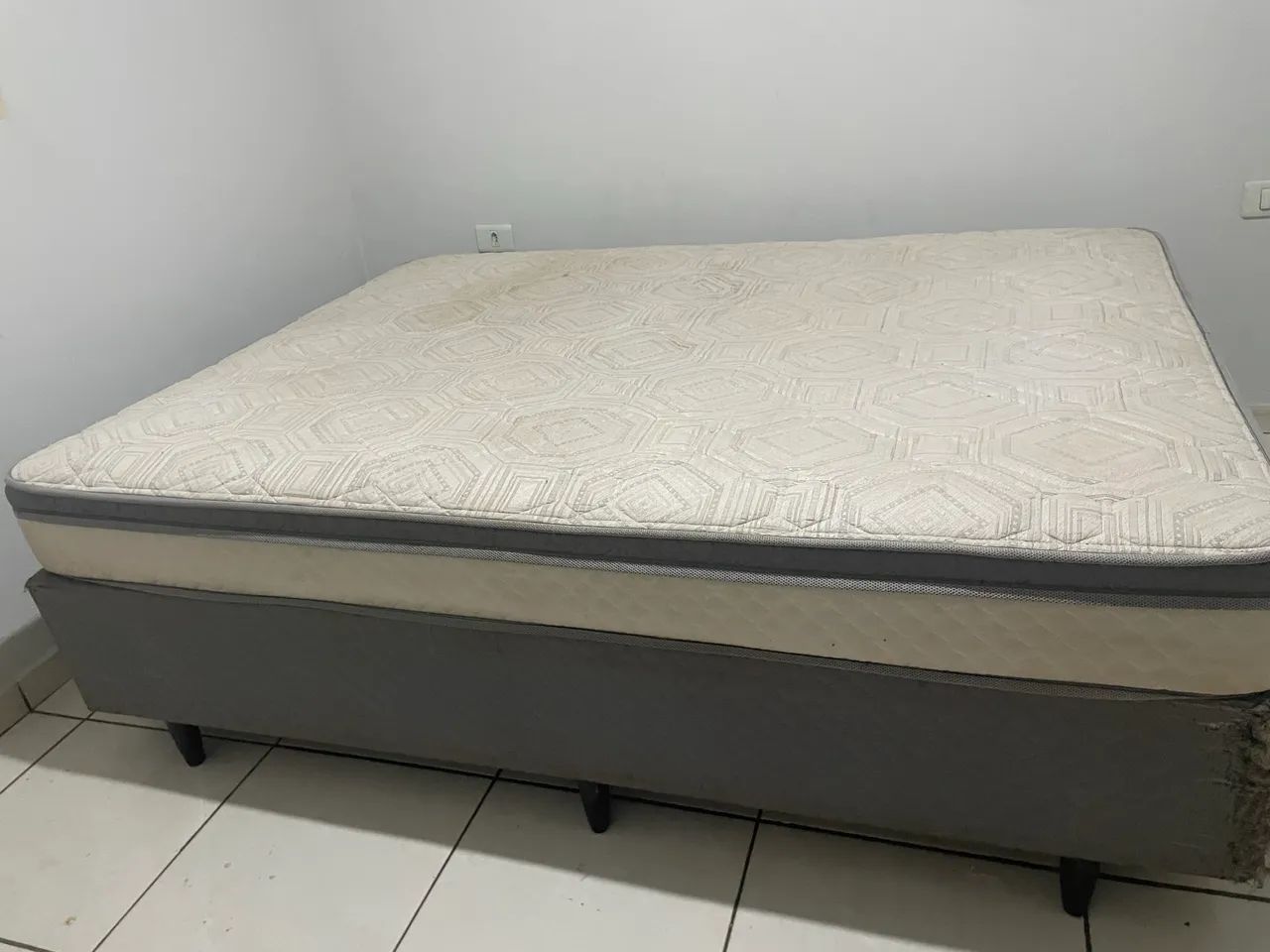 Cama box casal