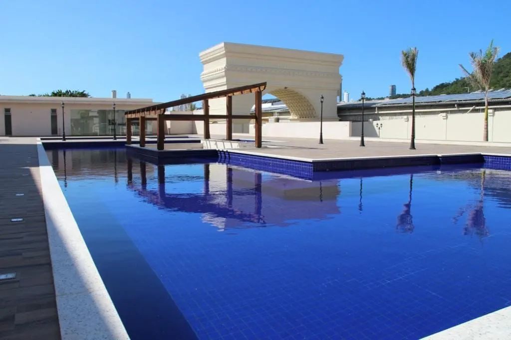 APTO EM CONSTRUCAO BC( BARATO) 400 mil