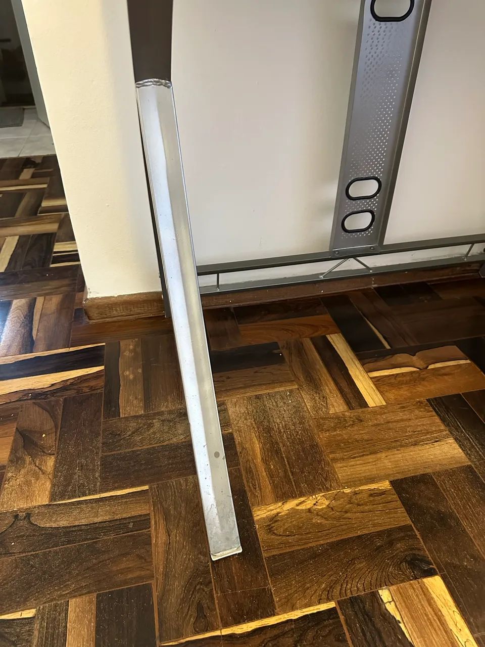 Escrivaninha de Vidro Preta - Moderna e Conservada - Foto 2