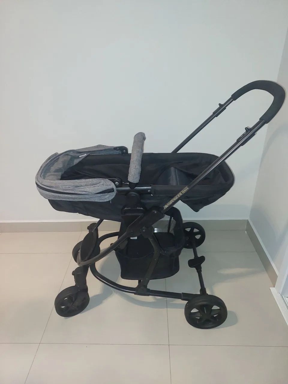 Carrinho de bebe + bebê conforto e base Kiddo - Foto 4