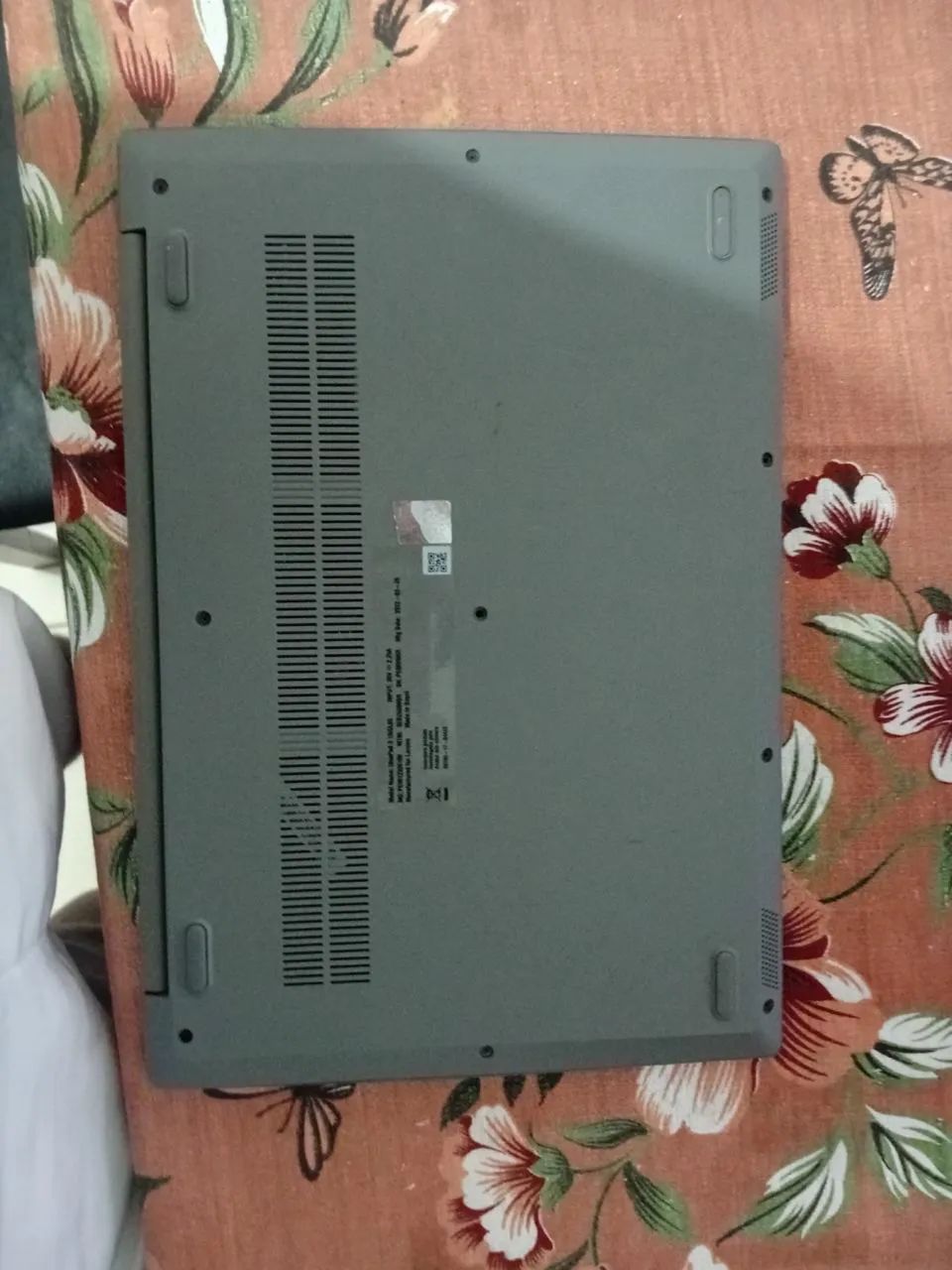 Notebook Lenovo com a tela verde  - Foto 3