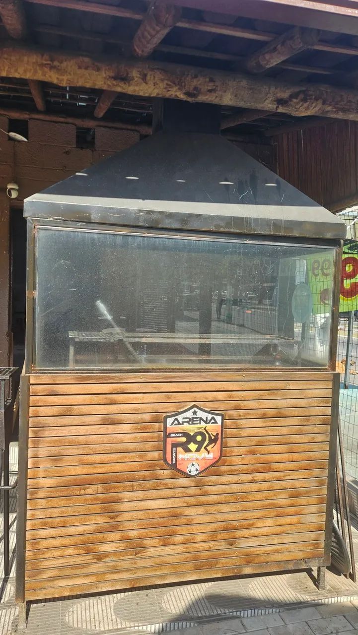 Churrasqueira profissional grande