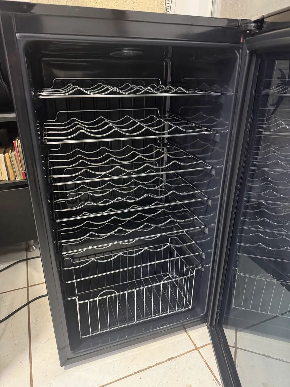 Adega Electrolux/ 30 garrafas  - Foto 5