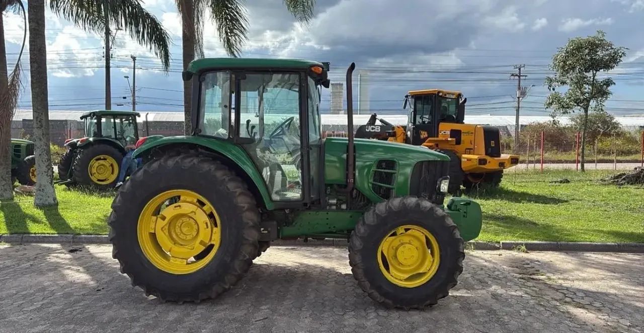Trator John Deere 6100j - 2022