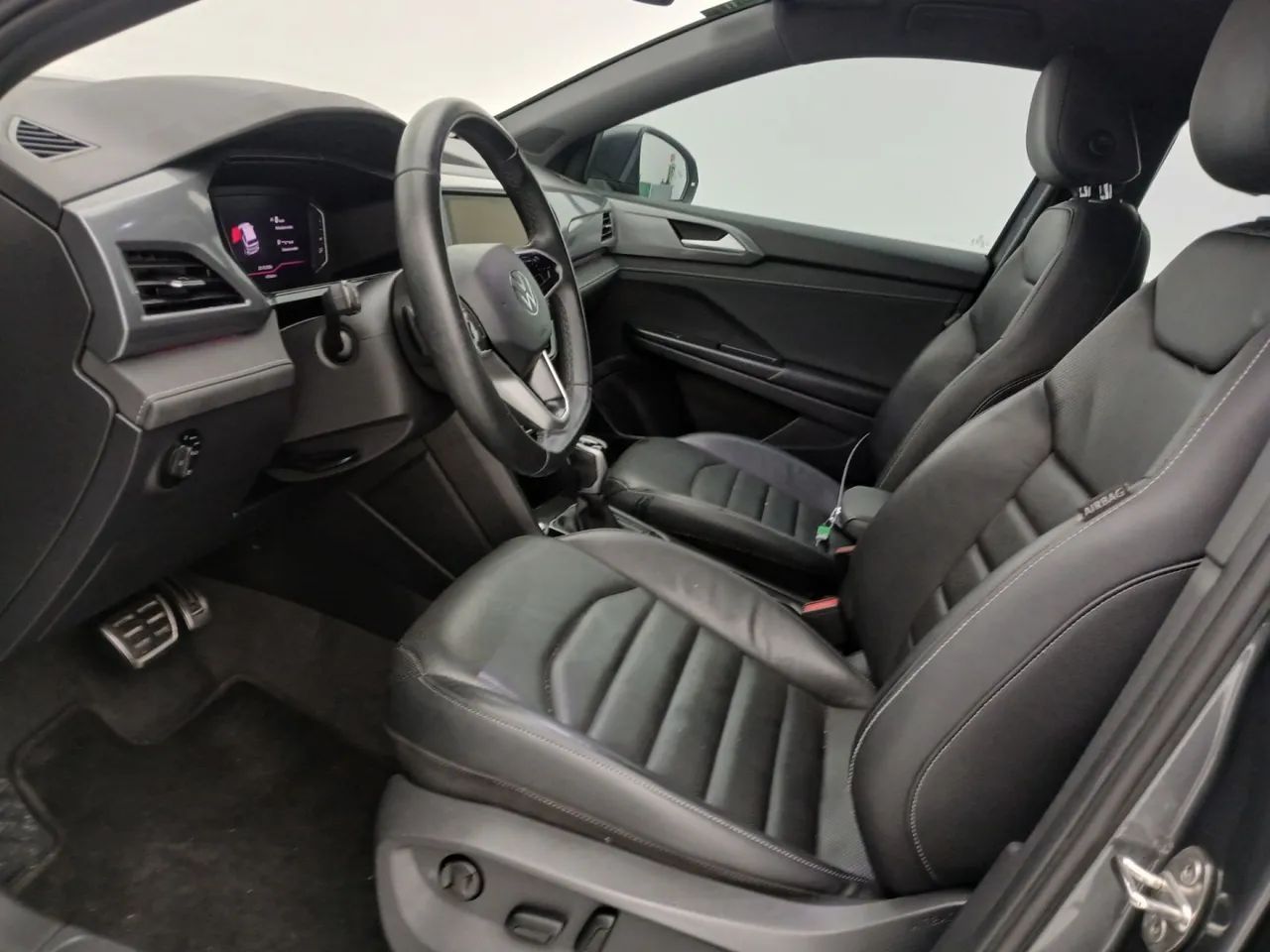Volkswagen Taos Highline 1.4 250 TSI Flex Aut., foto 16 de 18
