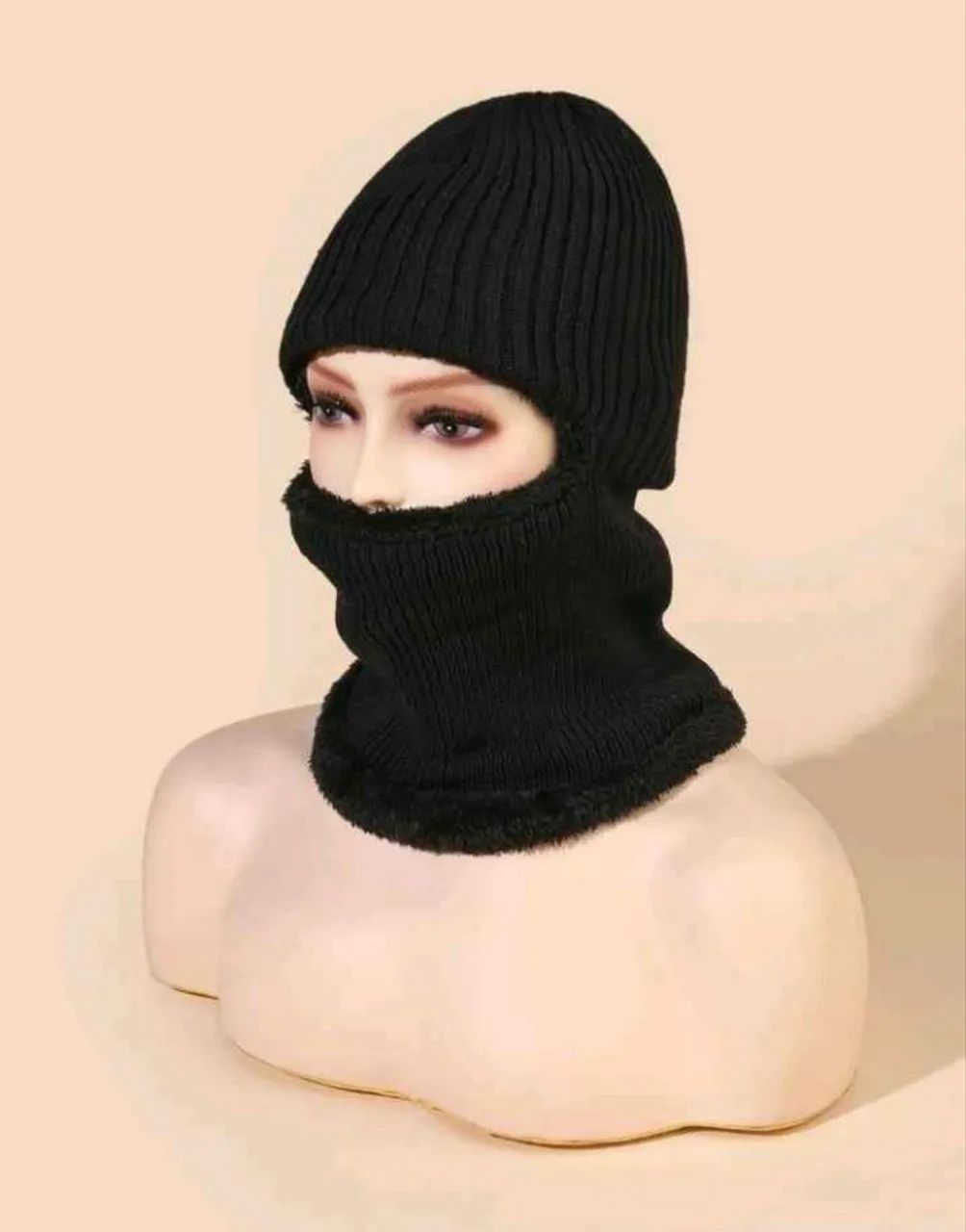 Balaclava / gorro em Tricot forrada TAM U