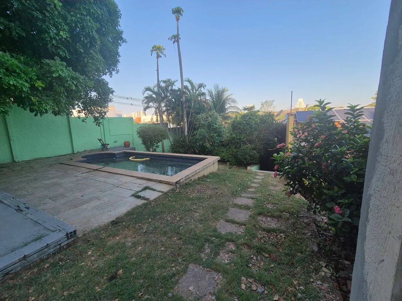 Vendo casa próxima ao shopping estação.  - Foto 5