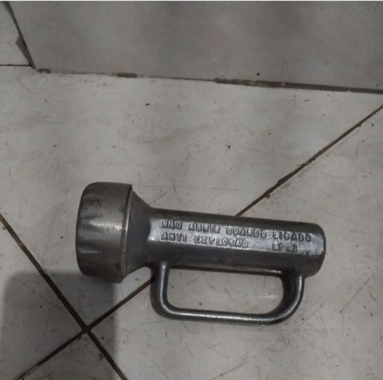 Lanterna , antiga de alumínio anti explosão. - Foto 2