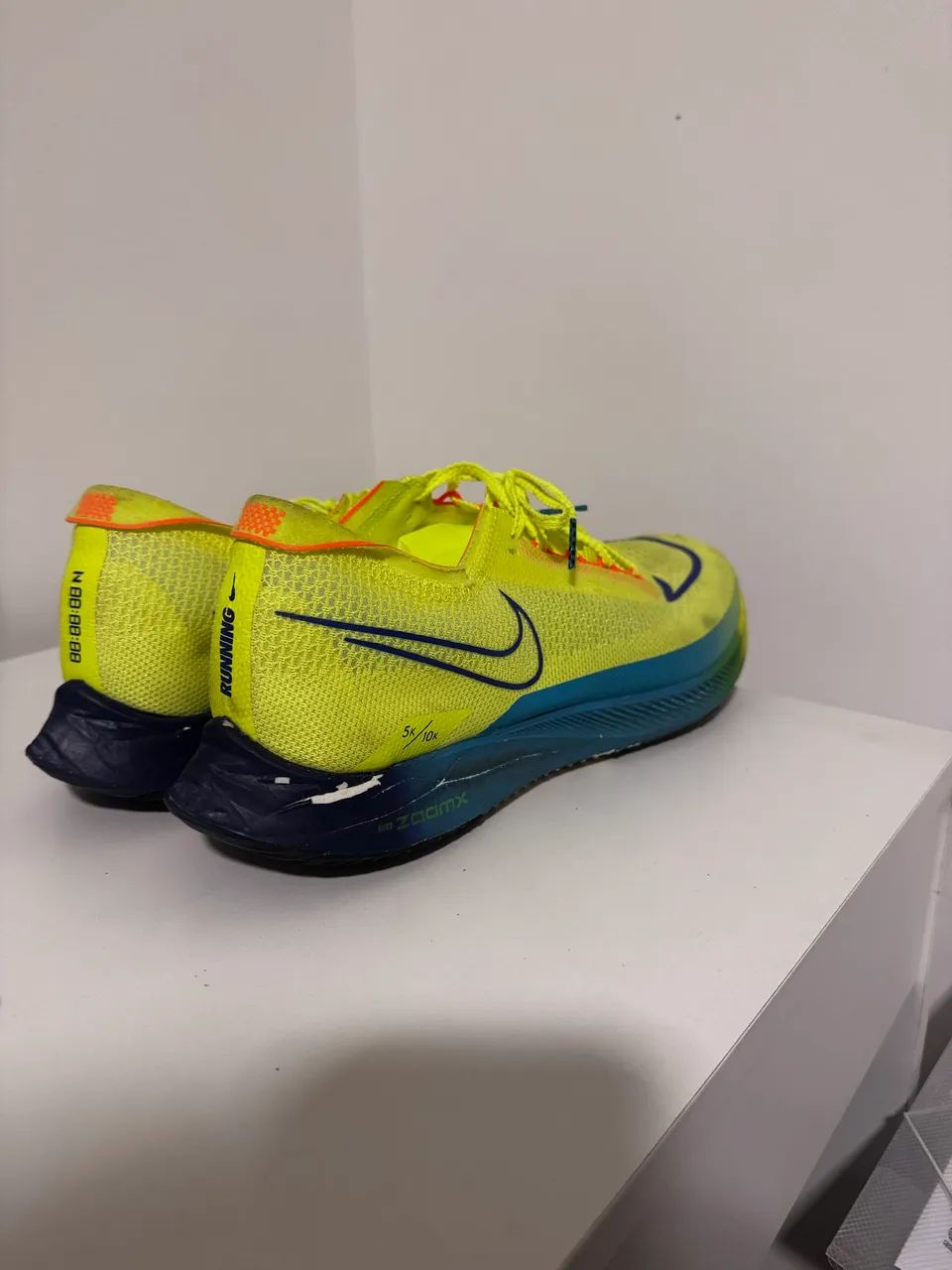 Tênis Nike zoomx streakfly n44 - Foto 2