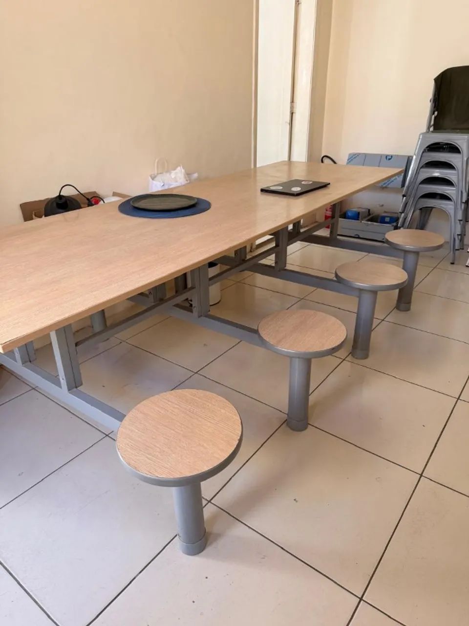 MESA ATÉ 10 LUGARES 