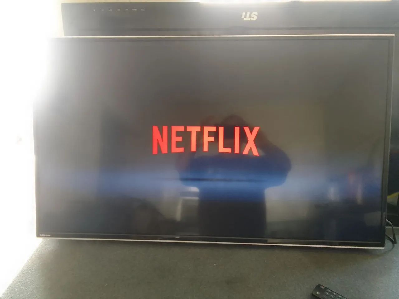 Tv thoshiba 40polegadas completa smart com remoto  tudo ok - Foto 5