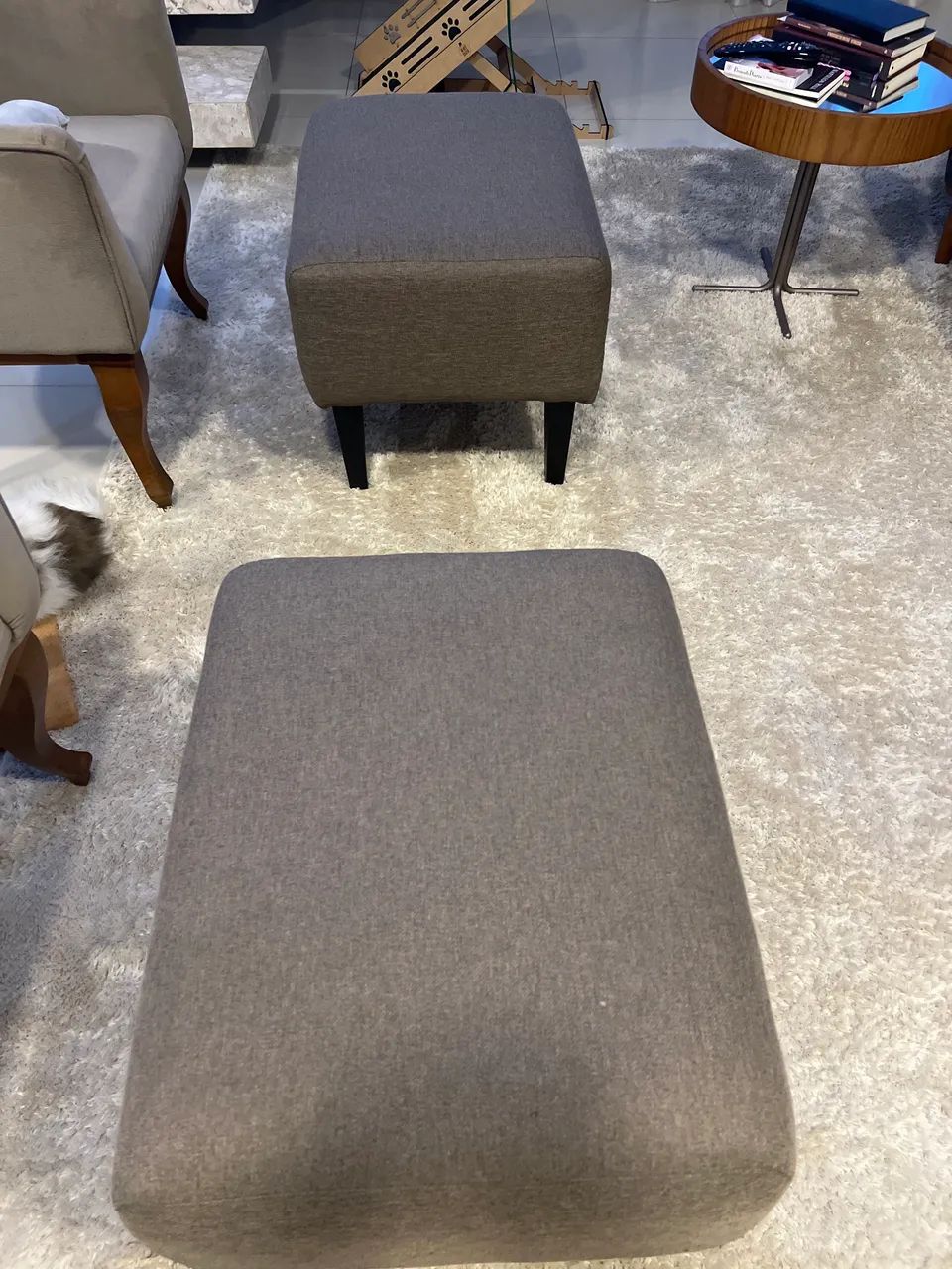 Sofá e pufs - Foto 3