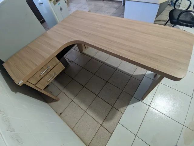 Mesa escrivaninha/escritório em L