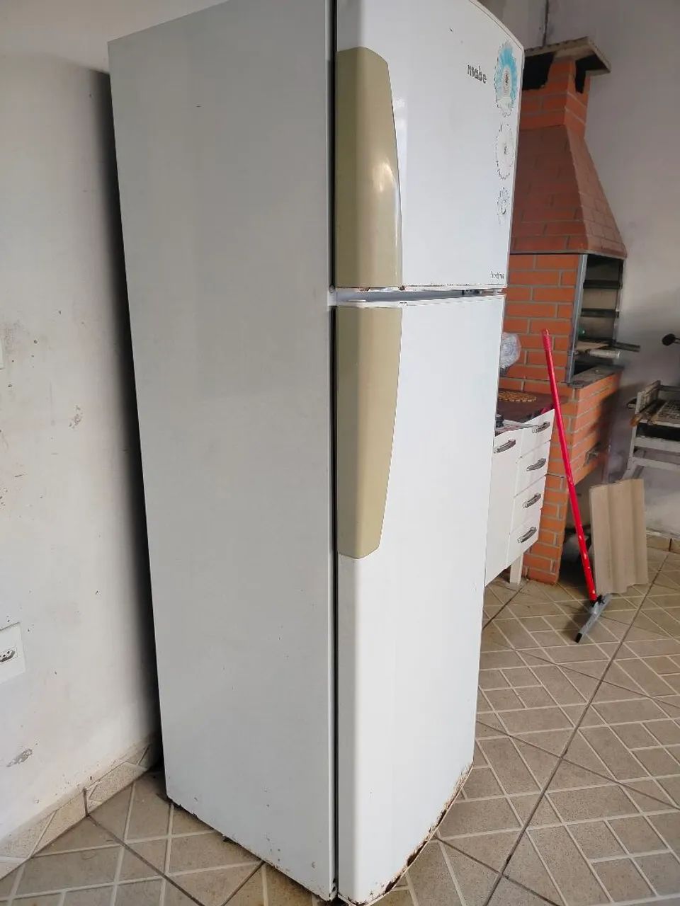 Vende se Geladeira - Funcionando normalmente  - Foto 3