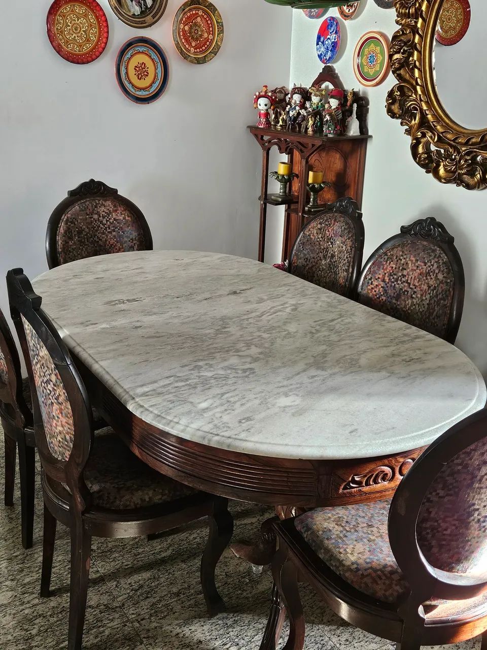 Mesa retangular, em jacaranda com seis cadeiras 