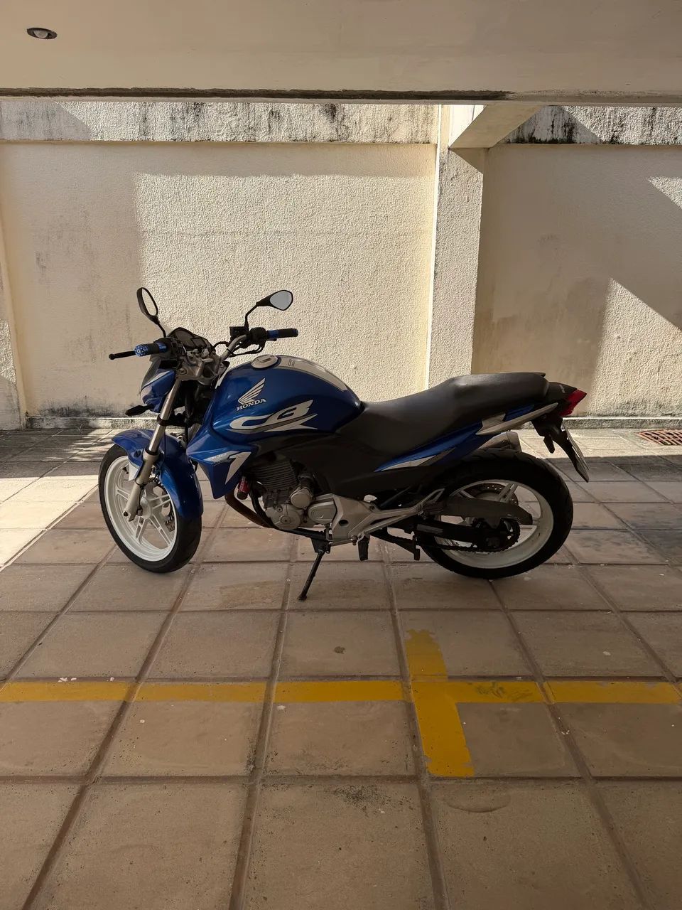 CB 300r - Azul - Quitada - Documentada - sem multas - Foto 3