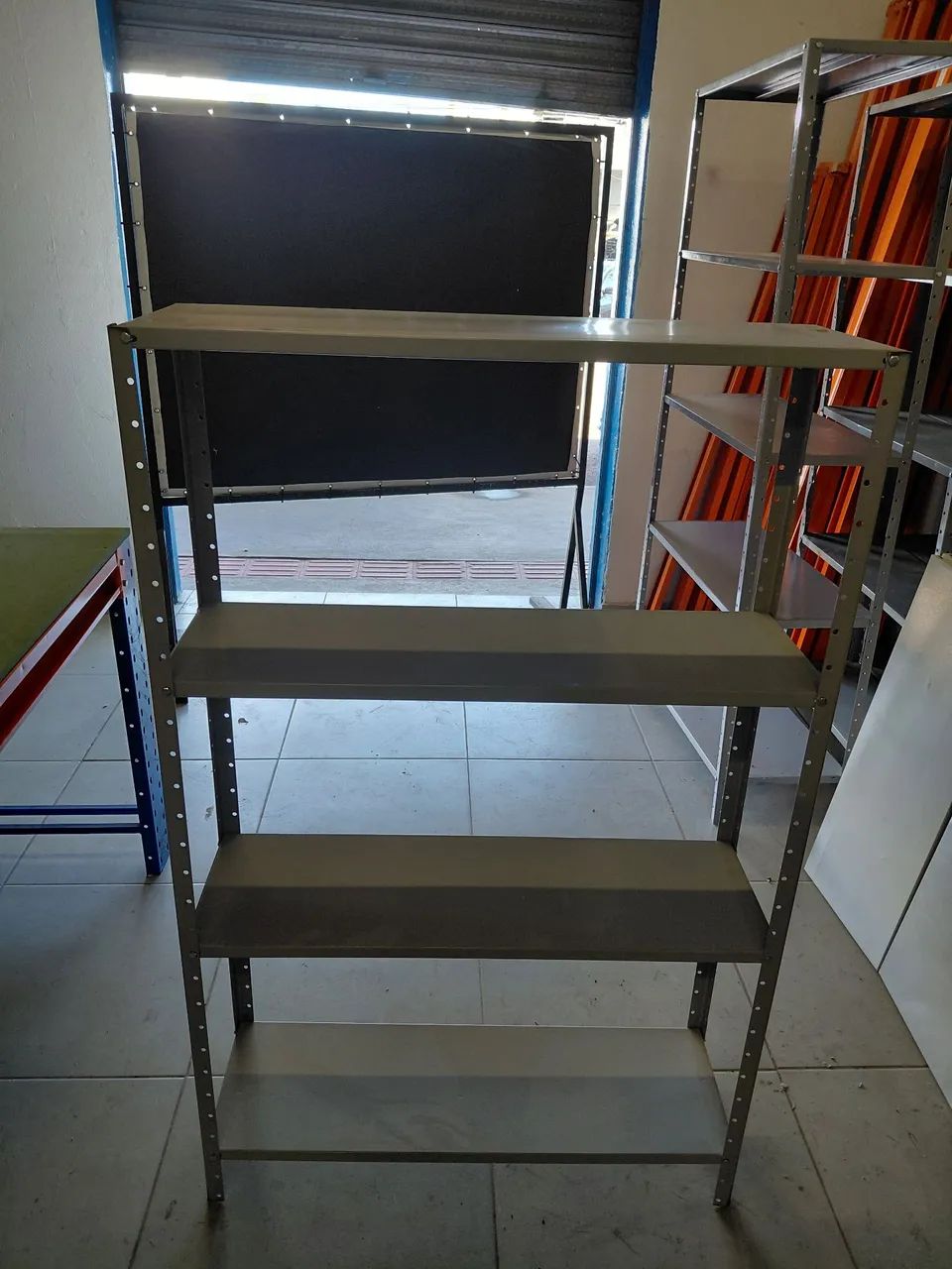 Estantes de aco - Foto 3