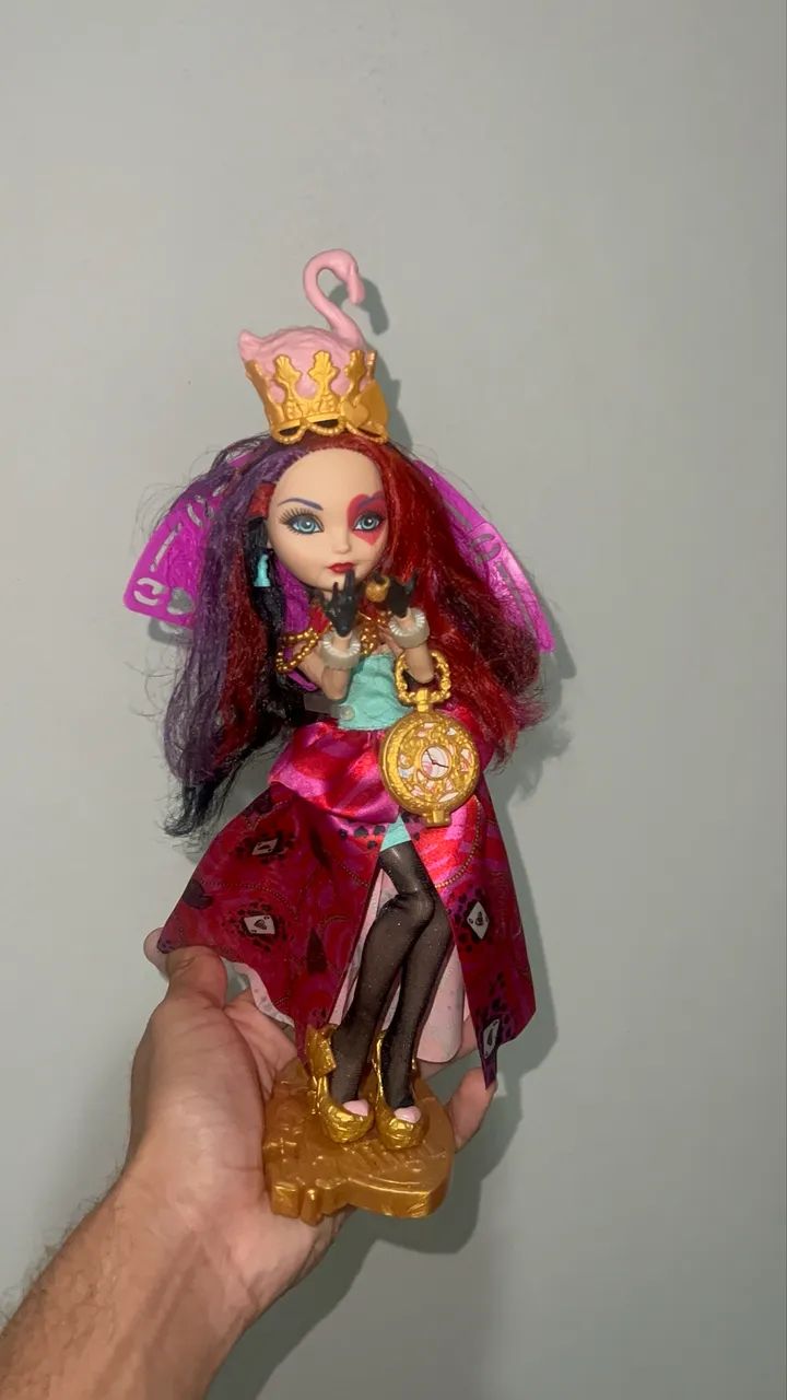 Boneca Lizzie Hearts
