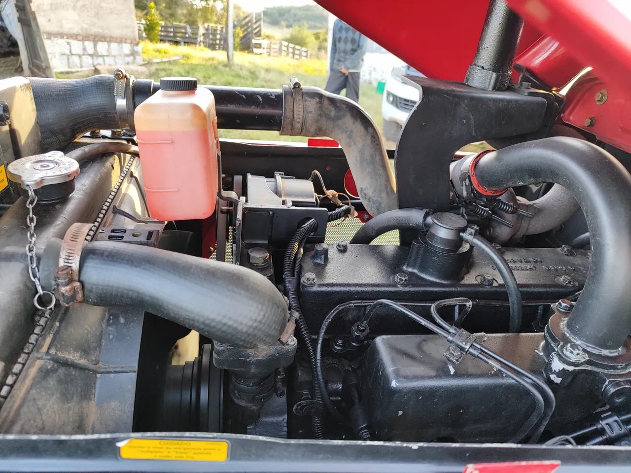 Vendo trator Mahindra 9200 - Foto 5