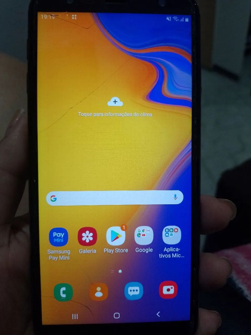 Vende-se celular J4+