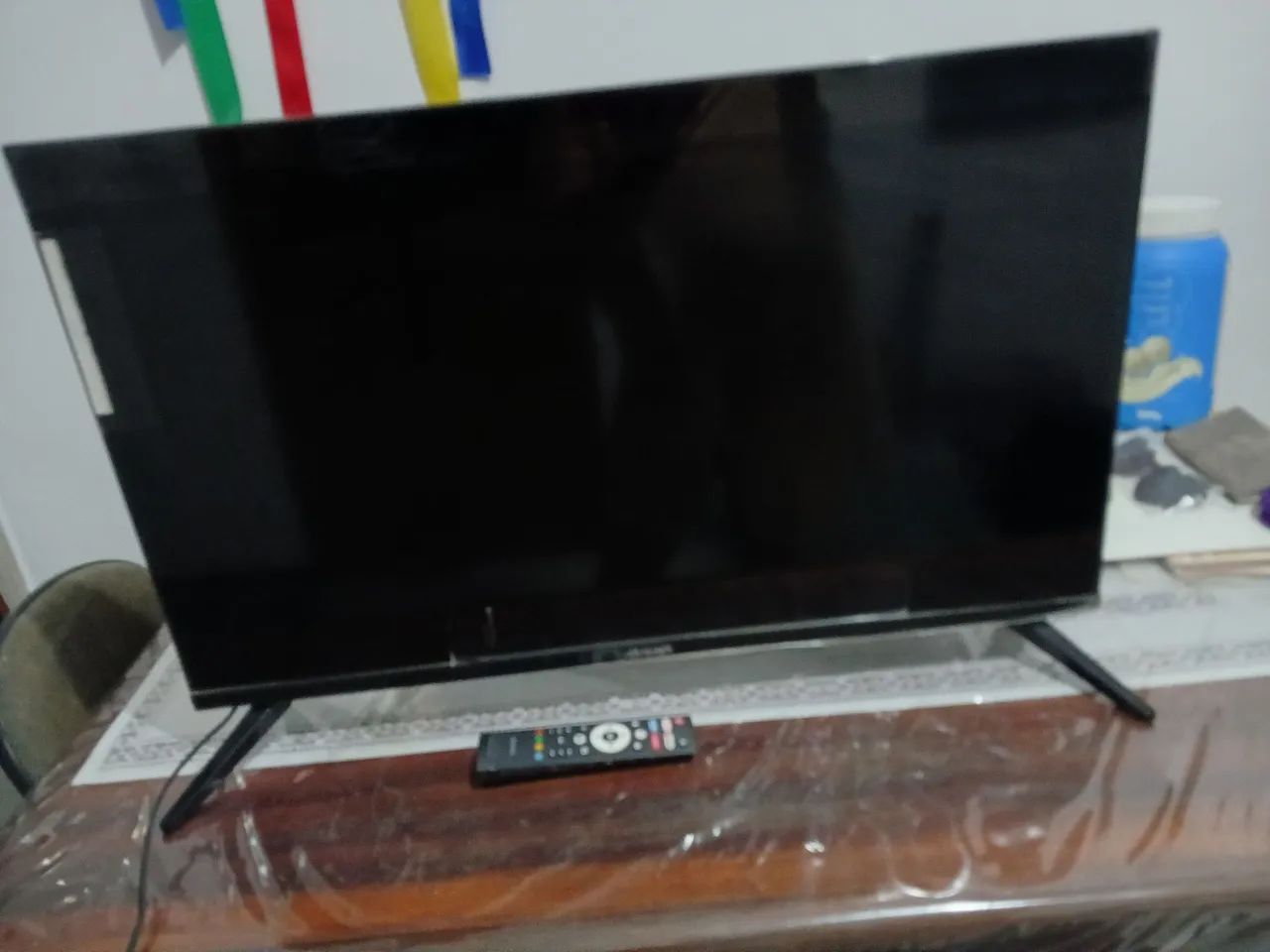 Vendo TV seminovo.