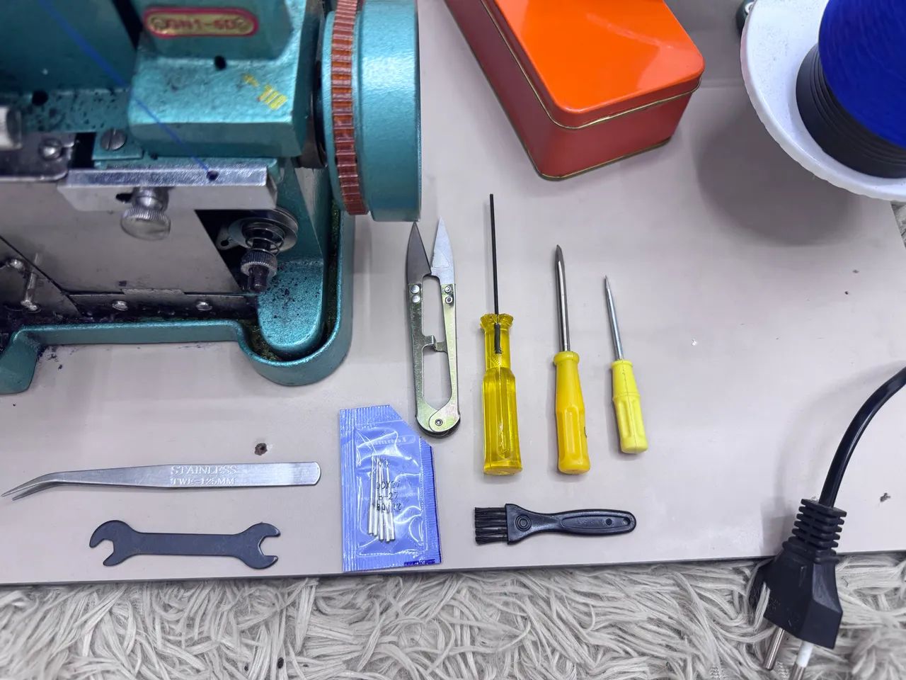 Maquina overlock Semi-Industrial Chinesa GN1-6D pouco usada - Foto 4