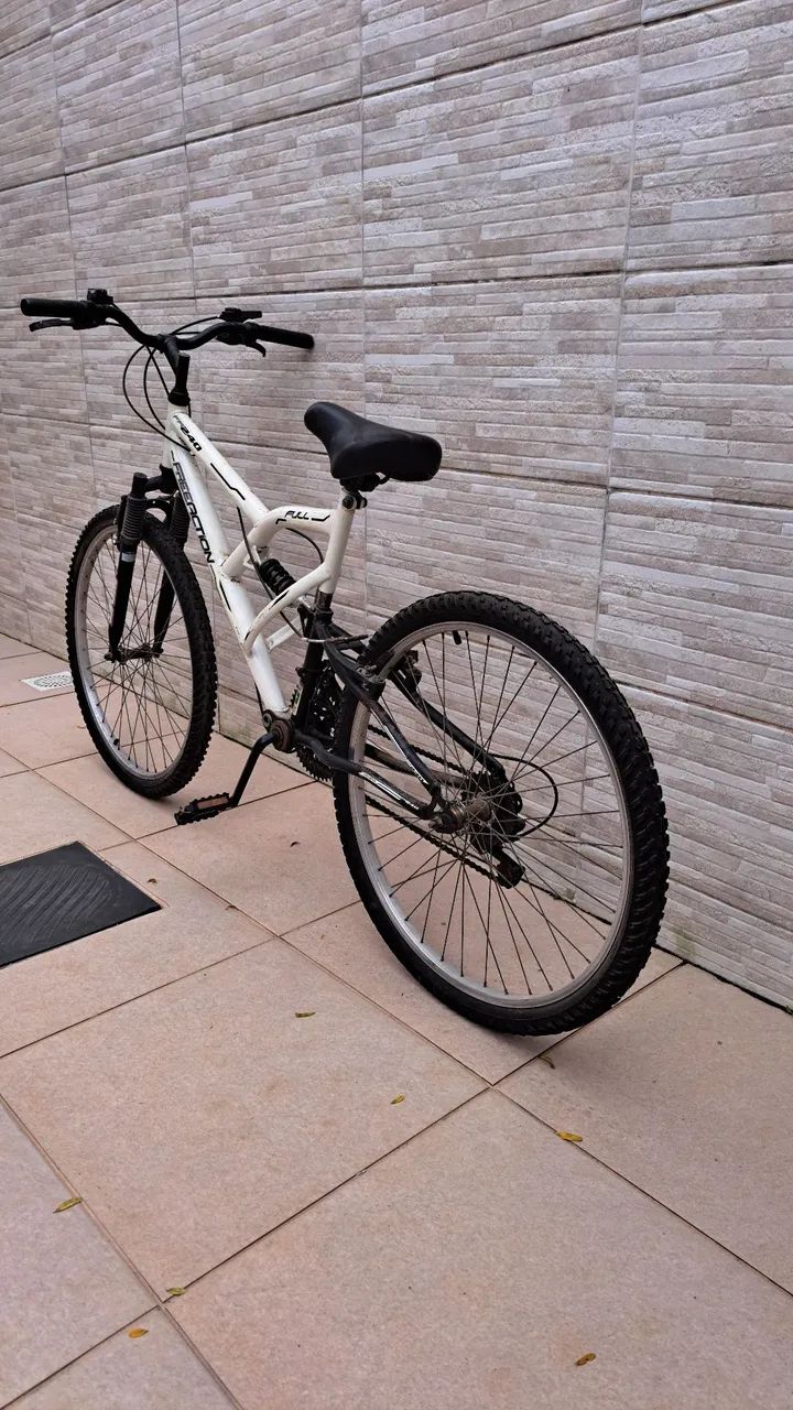 Vendo bicicleta pouco usada