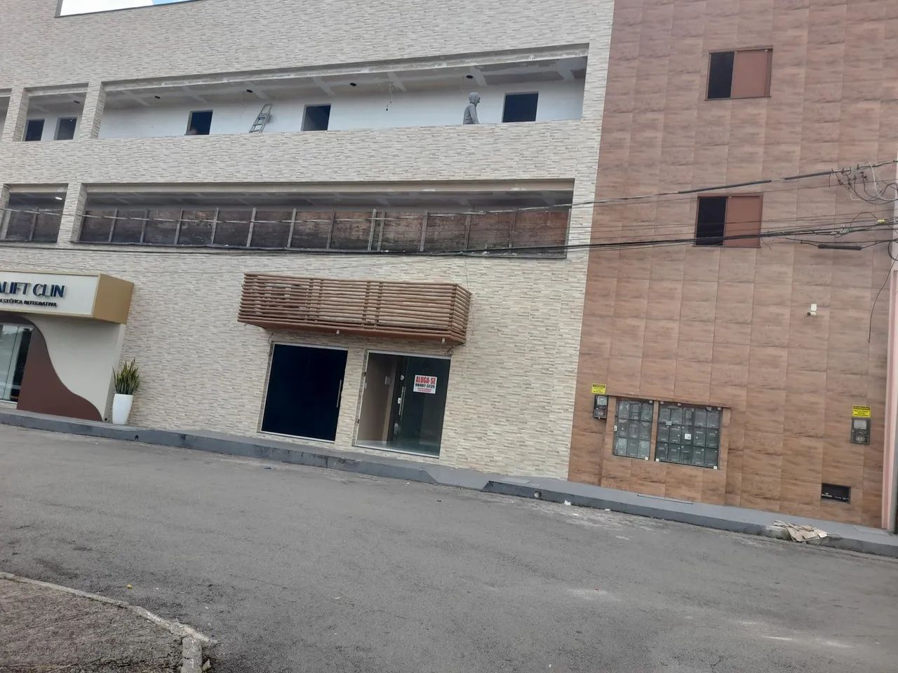 SALA COMERCIAL  COM  UMA AREA 17,60m2  PROXIMO DA AVENIDA DANIEL DE LA TOUCHE PROMOCAO DE 