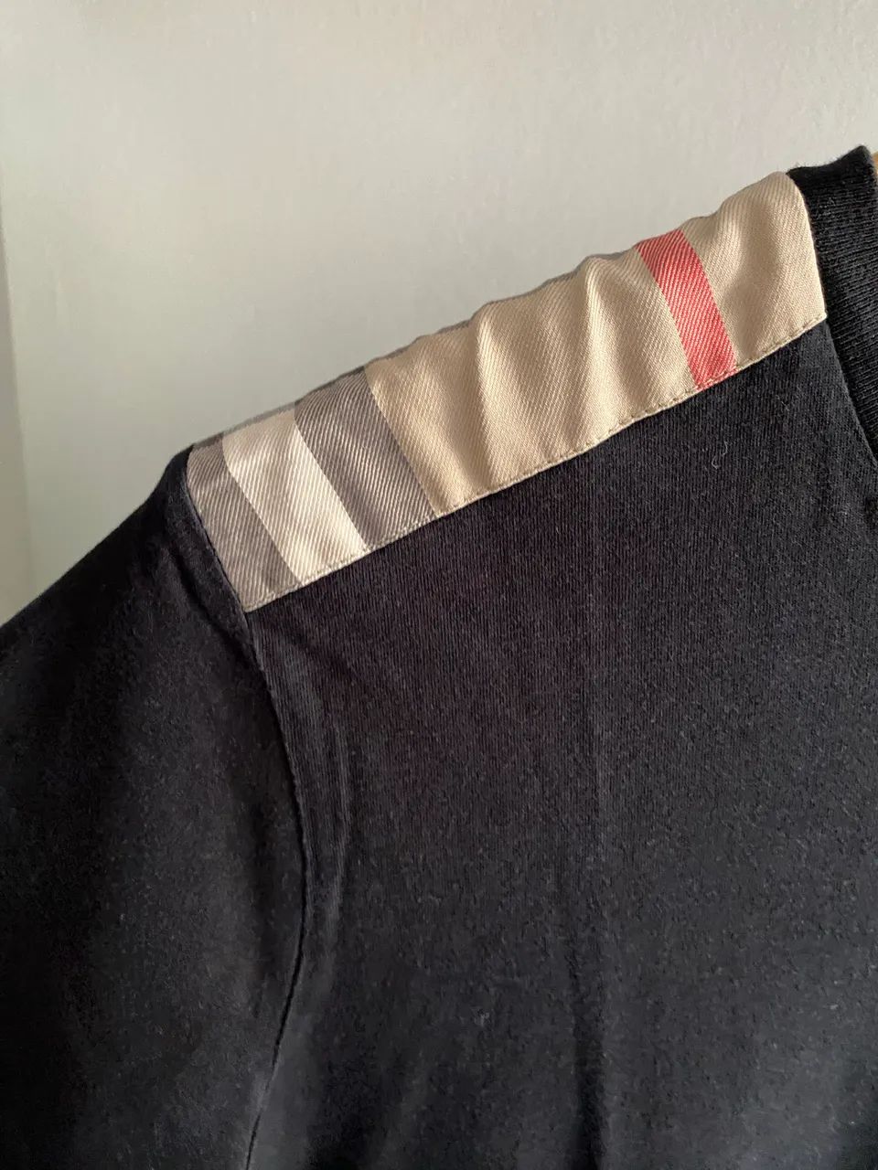 Camiseta Burberry Masculina M  - Foto 2