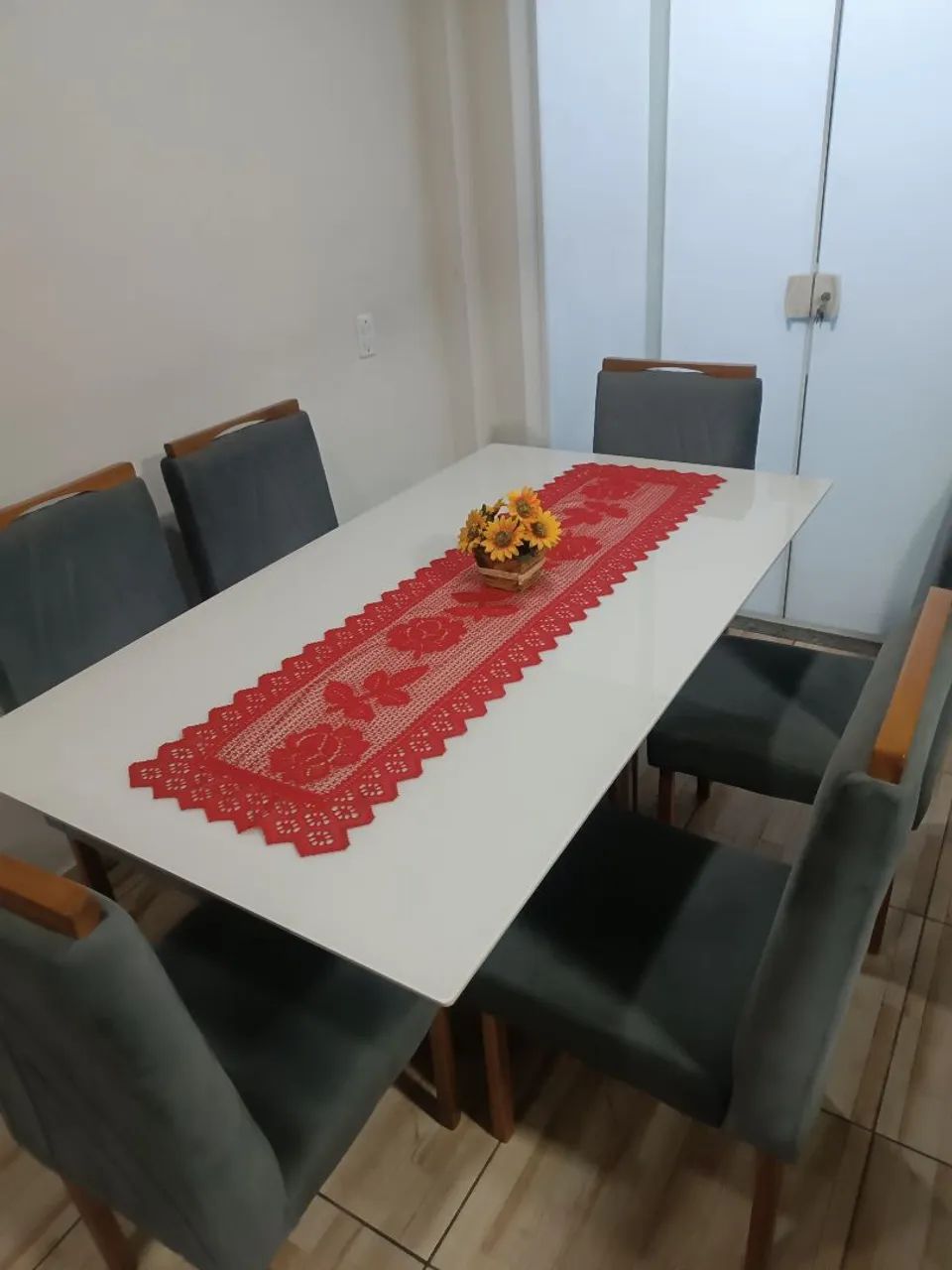 Mesa de jantar com 6 cadeiras em madeira  - Foto 2