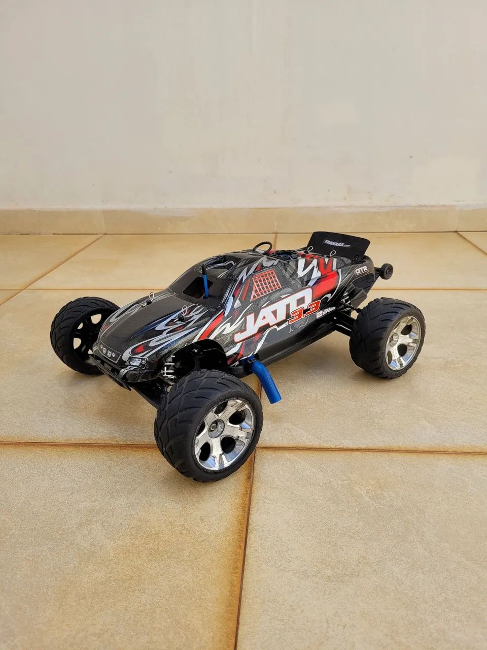 Automodelo Traxxas Jato 3.3 
