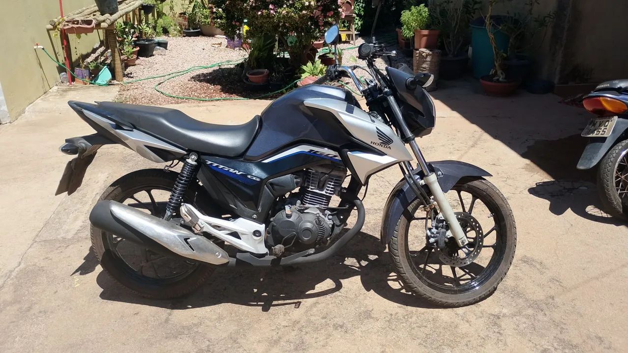 Titan 160