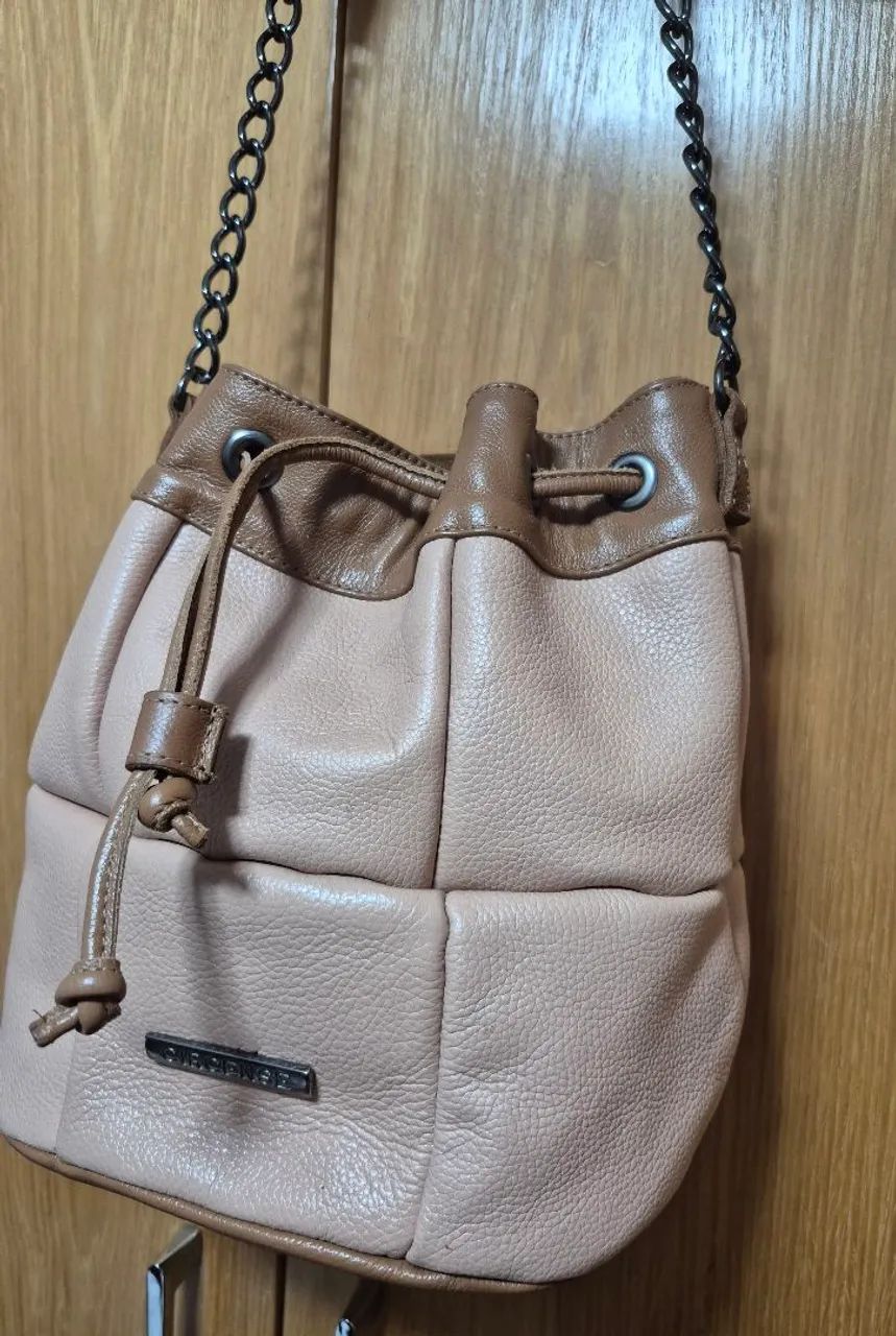 Bolsa modelo saco em couro - Foto 3