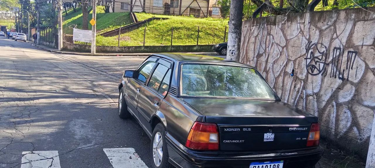 Chevrolet Monza GLS/ Hi-tech 2.0 EFI 2P E 4P (álcool) 1995