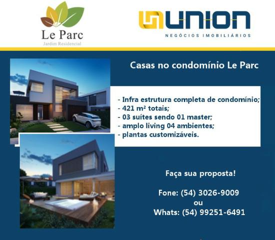 Oferta Union Imóveis! Casas em condomínio de alto padrão a venda, próximo à Randon