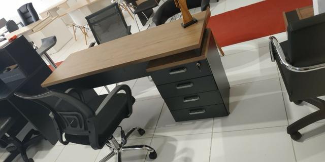 Mesa gaveteiro e móveis em geral