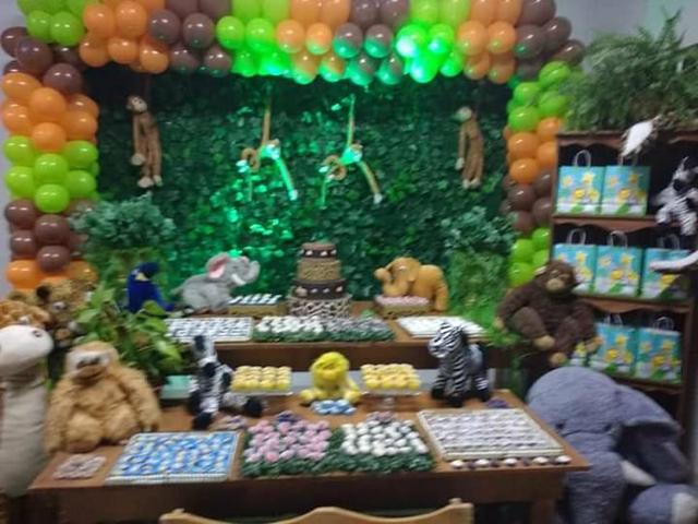 Decoração infantil,bolos,doces,arco de balões