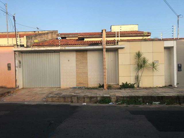 ALUG. Casa no Resid Pinheiros COHAMA