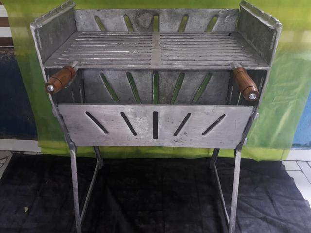 Churrasqueira de alumínio batido - Foto 2