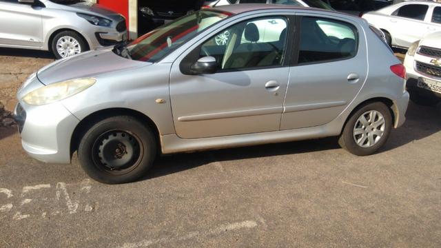 Vendo peugeot 207 ano 09/10 - Foto 3