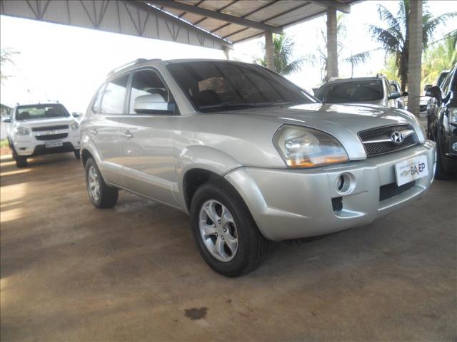 HYUNDAI TUCSON 2.0 MPFI GLS 16V 143CV 2WD GASOLINA 4P AUTOMÁTICO