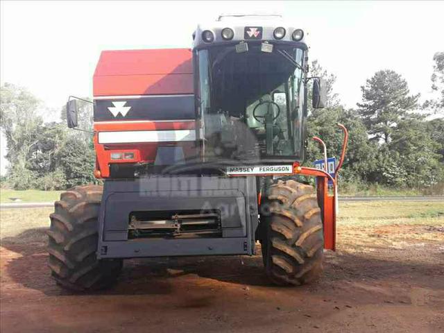 Colheitadeira Massey Ferguson MF 5650