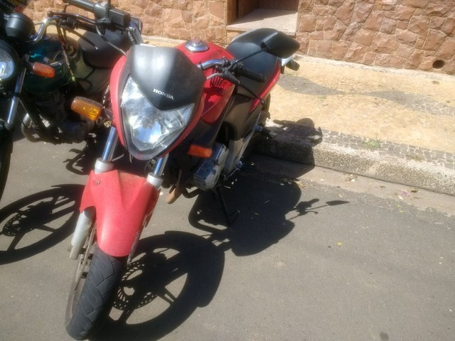 VENDO CB 300 VERMELHA