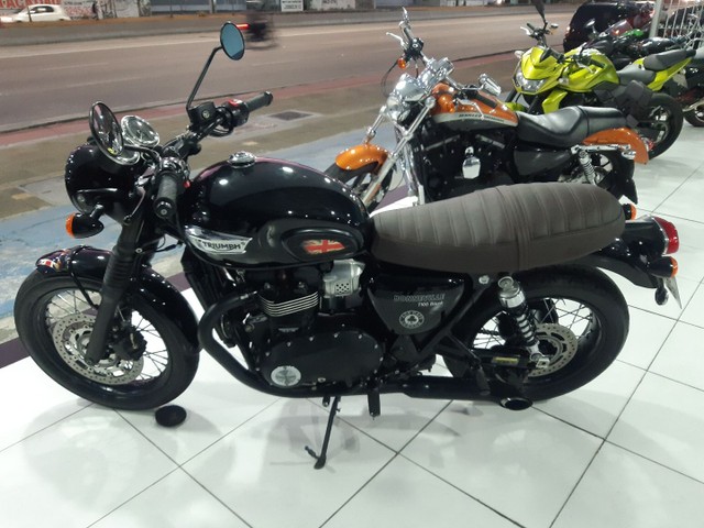 TRIUMPH BONNEVILLE T 100